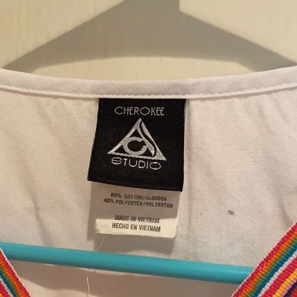 Cherokee cute scrub top. XS - Picture 2 of 3